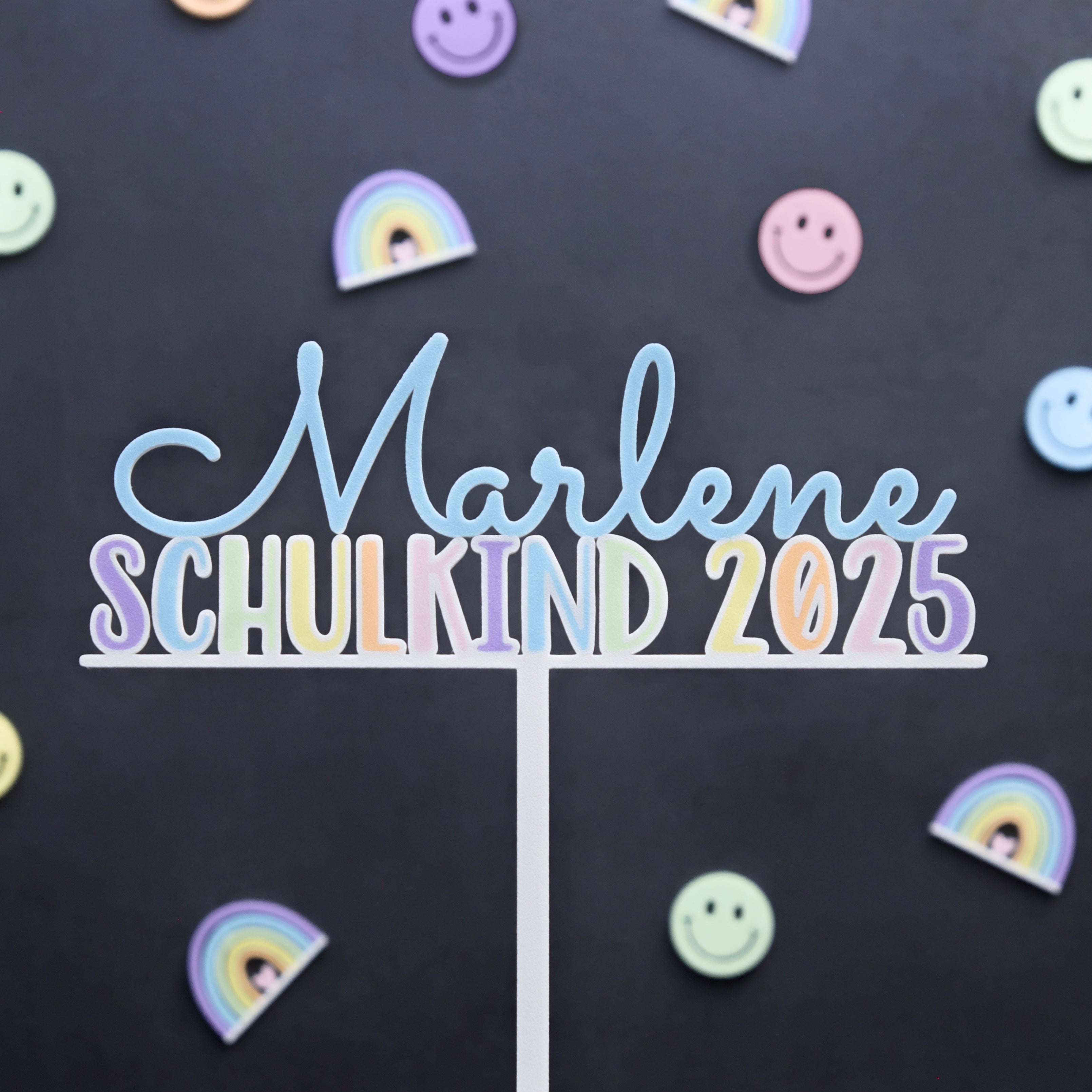 Caketopper - Schulkind 2025 in Pastell-Regenbogenfarben