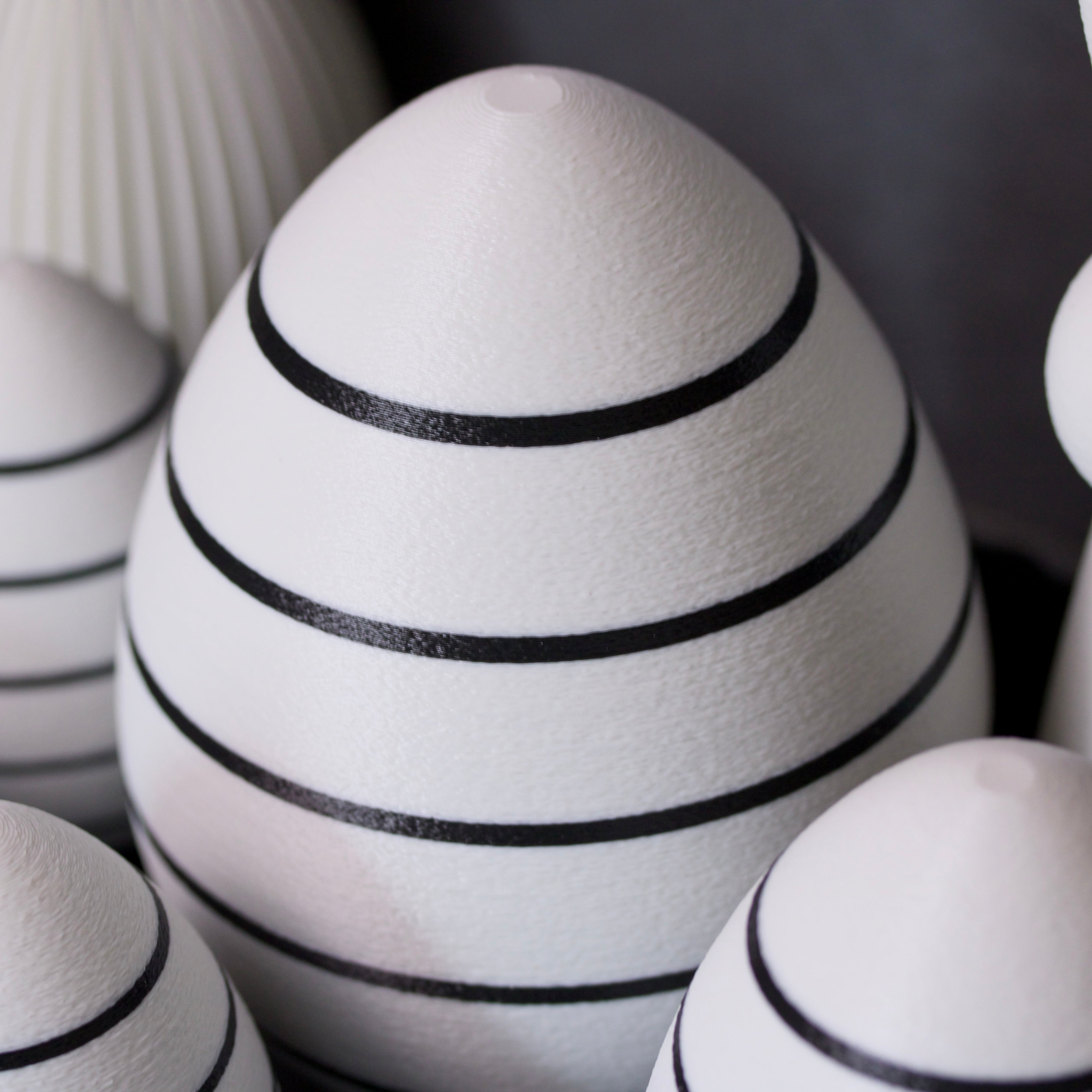 Ostereier mit Streifen - Moderne Osterdeko für dein Zuhause - Umweltfreundliche Deko