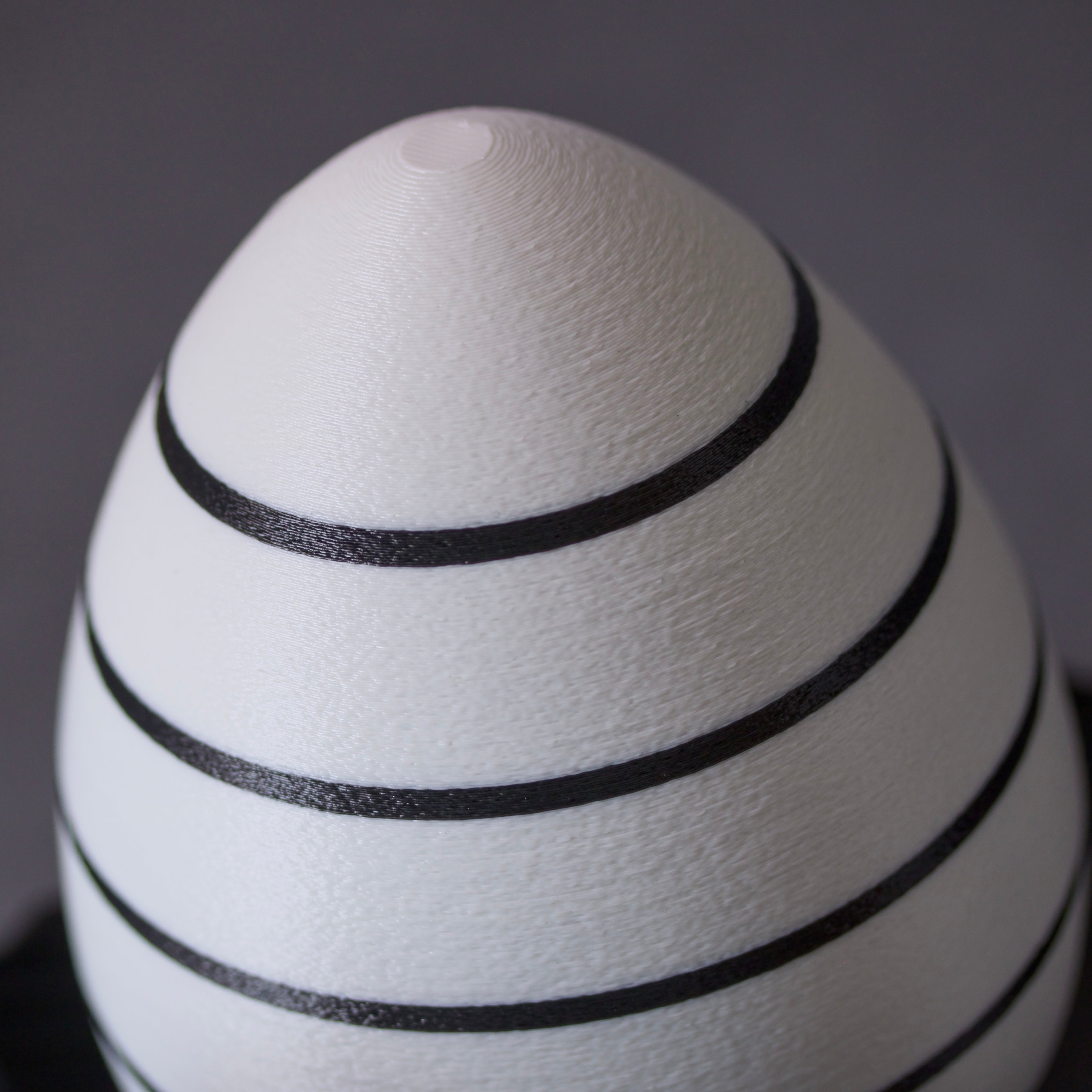 Ostereier mit Streifen - Moderne Osterdeko für dein Zuhause - Umweltfreundliche Deko