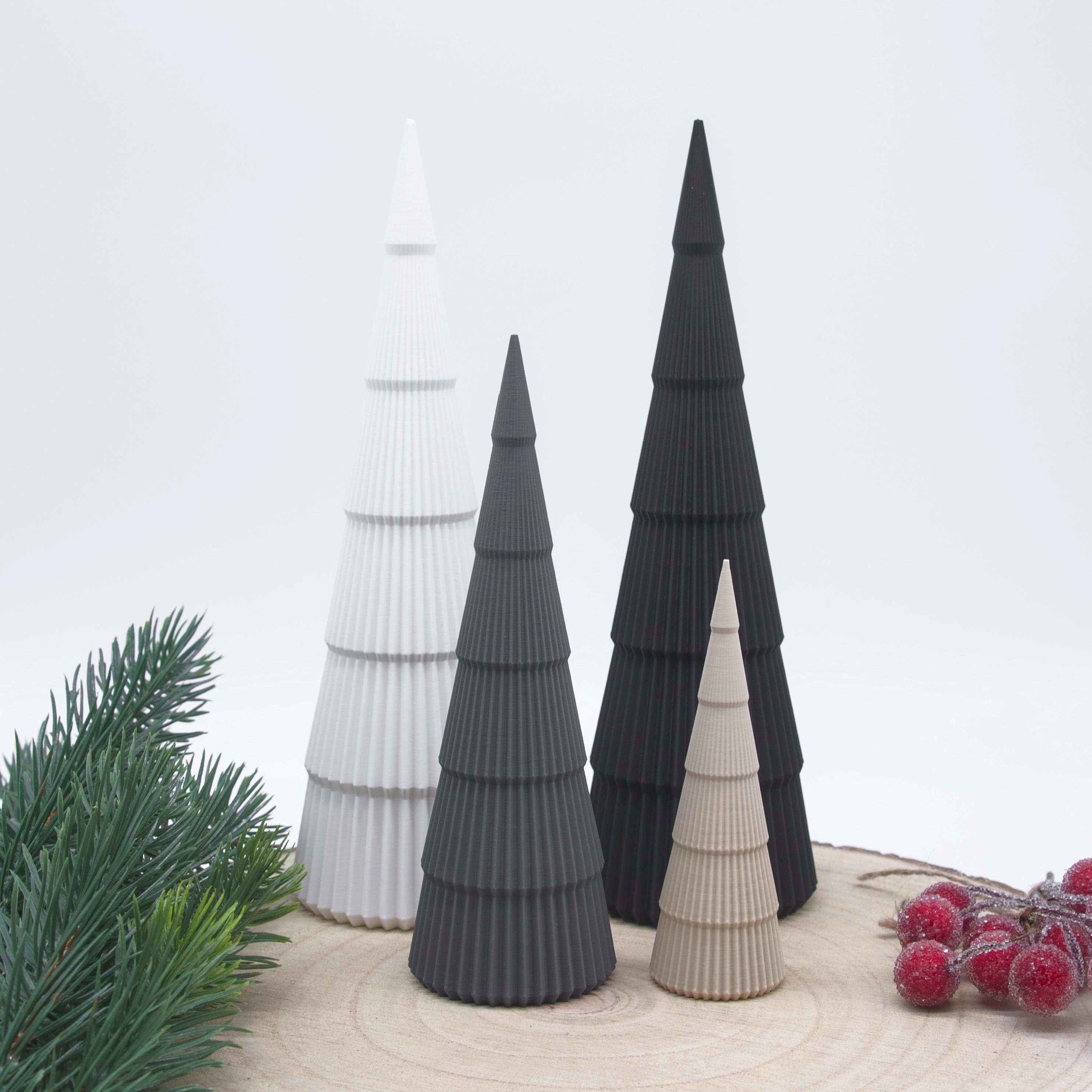 Moderne Tannenbaum-Deko in verschiedenen Größen - Weihnachtsdeko für die besinnliche Weihnachtszeit