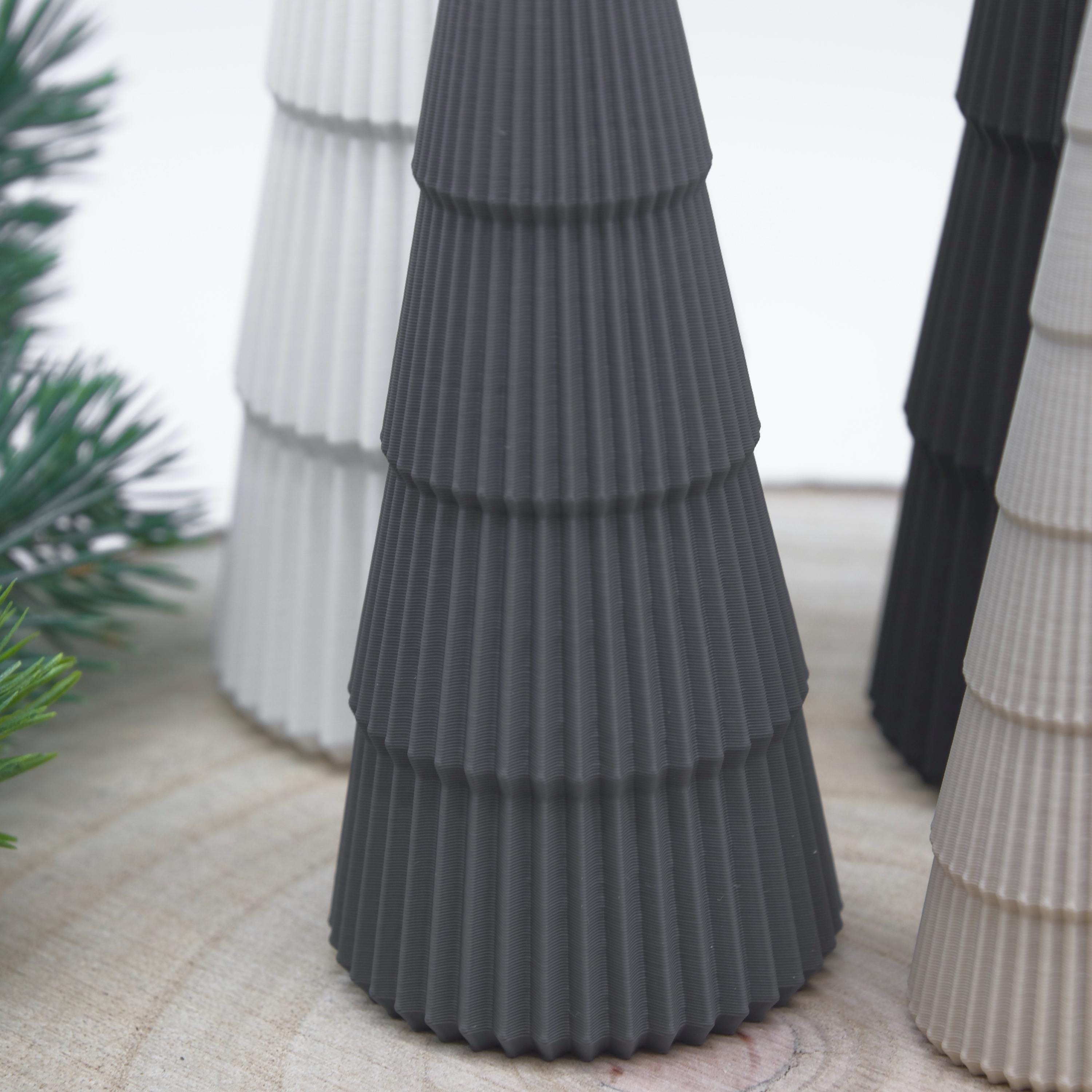 Moderne Tannenbaum-Deko in verschiedenen Größen - Weihnachtsdeko für die besinnliche Weihnachtszeit