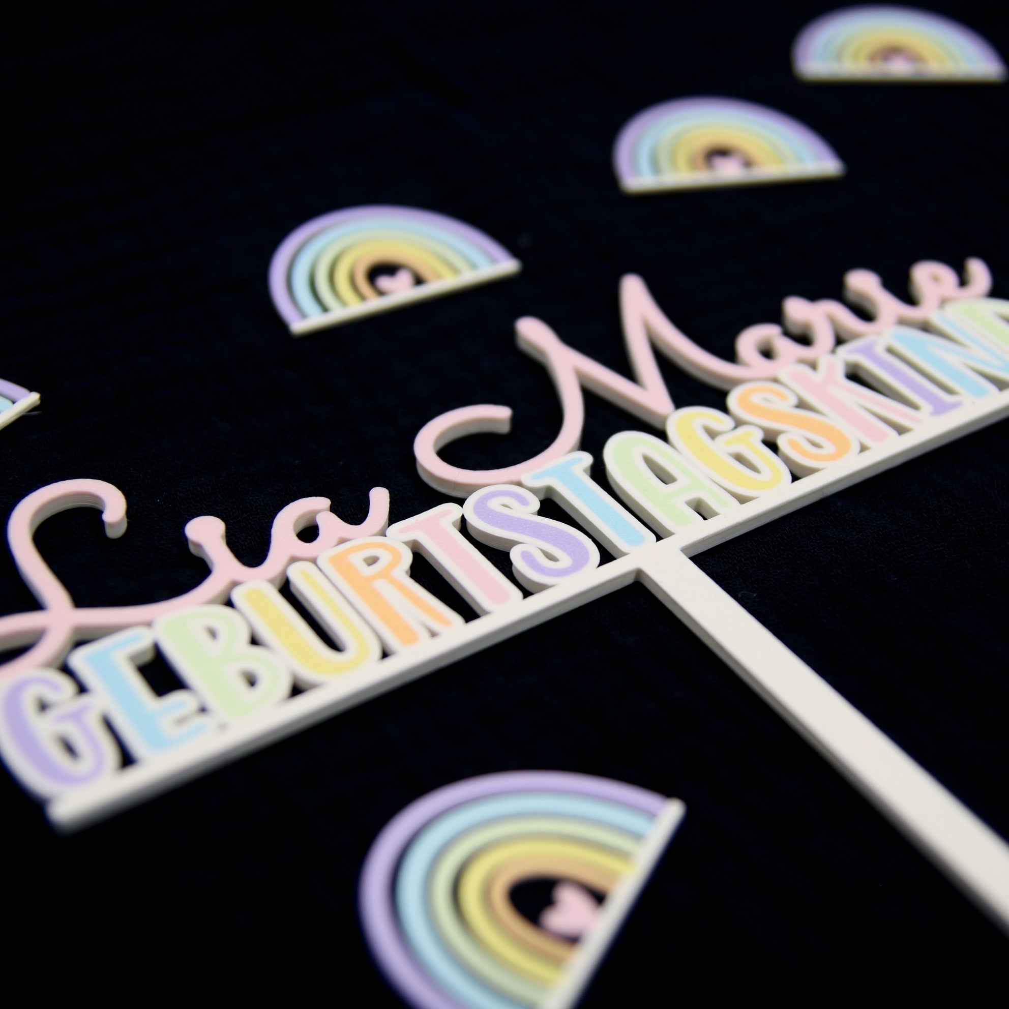 Caketopper - Geburtstagskind  in Pastell-Regenbogenfarben
