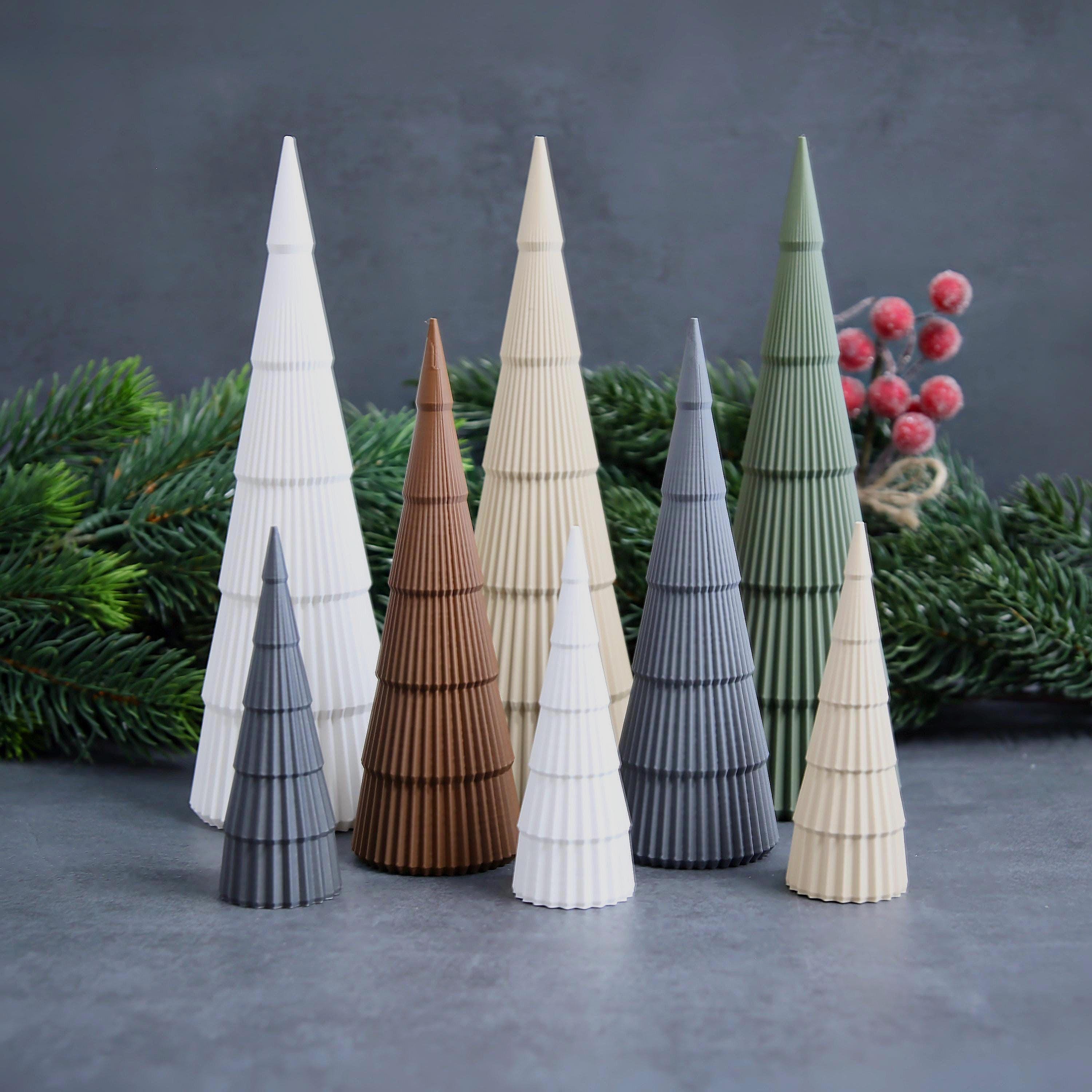 Moderne Tannenbaum-Deko in verschiedenen Größen - Weihnachtsdeko für die besinnliche Weihnachtszeit