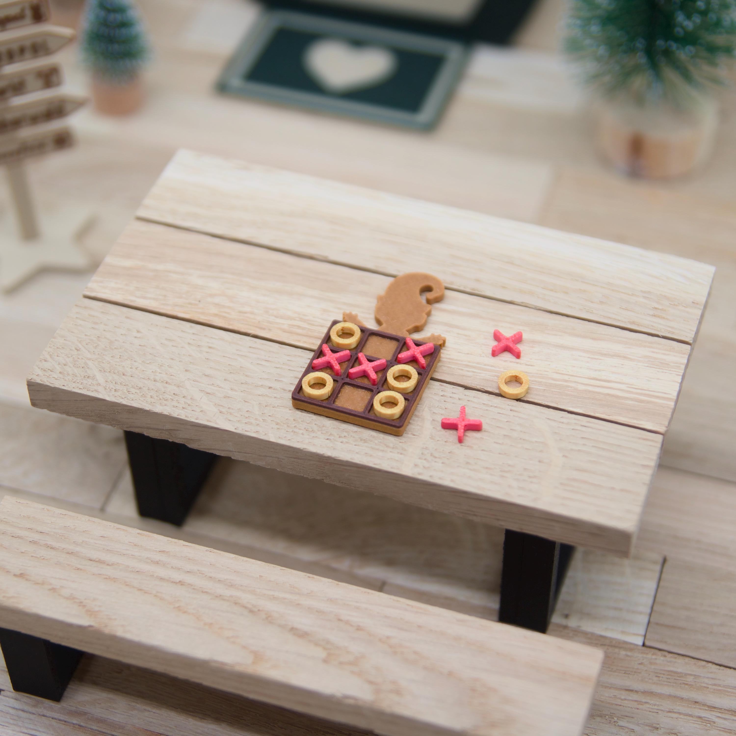 Wichtel Tic Tac Toe | Mini Spiel mit Wichtelsilhouette | 3D Druck | Kreise & Kreuze in Rot und Gold | Zubehör für Wichteltür