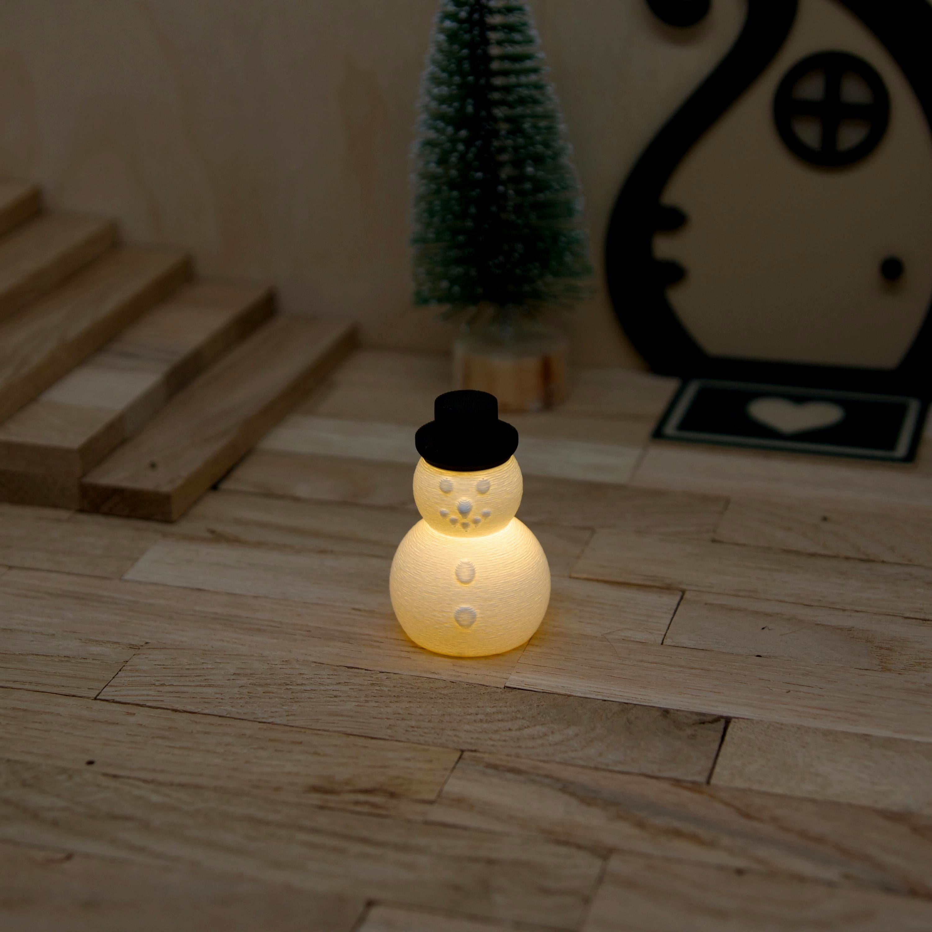 Wichtel Schneemann beleuchtet | Mini Schneemann mit Hut & Karottennase | Licht-Deko mit Ballonlicht | Zubehör für Wichteltür