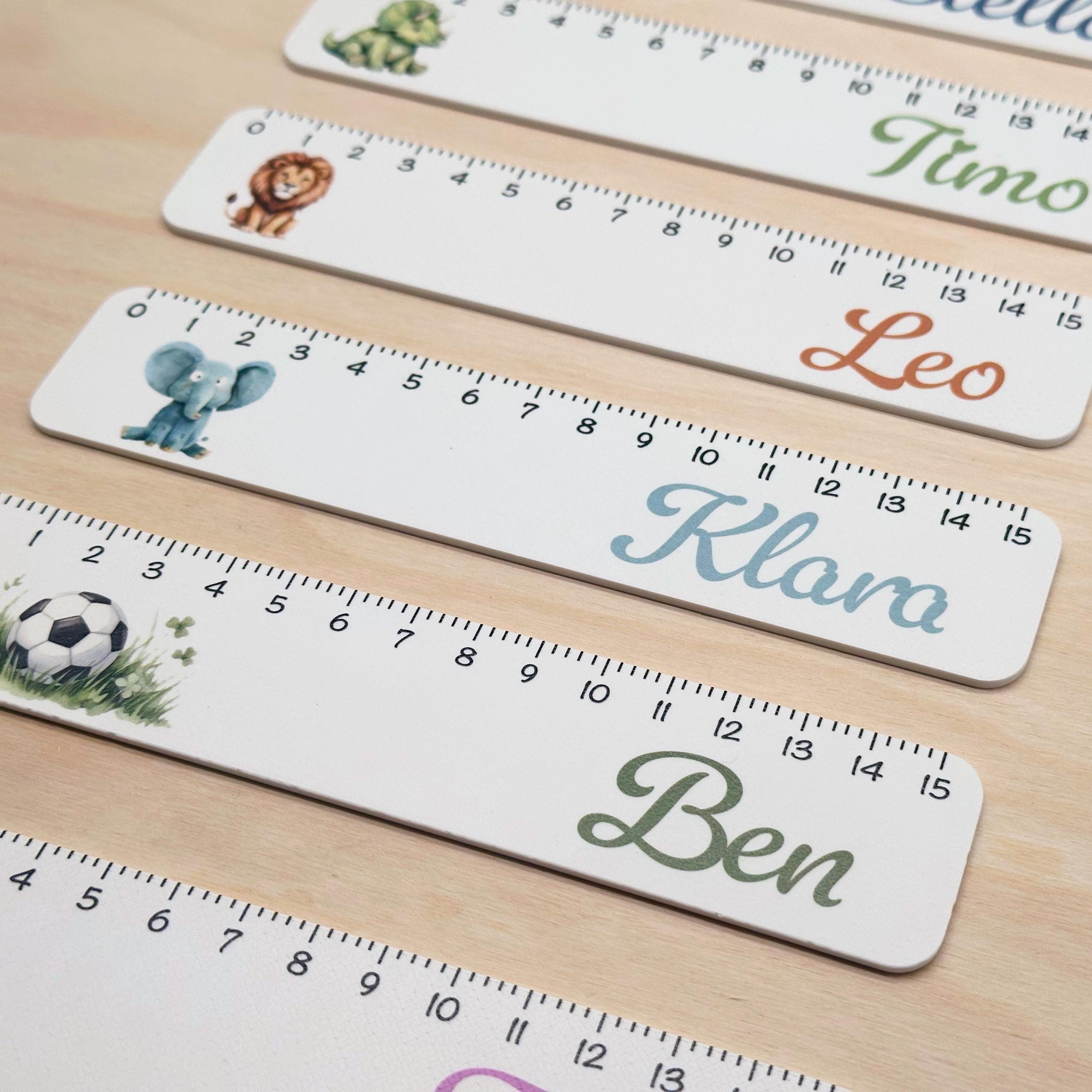Personalisiertes Leselineal für Kinder mit Wunschname und Motiv für den Schulanfang