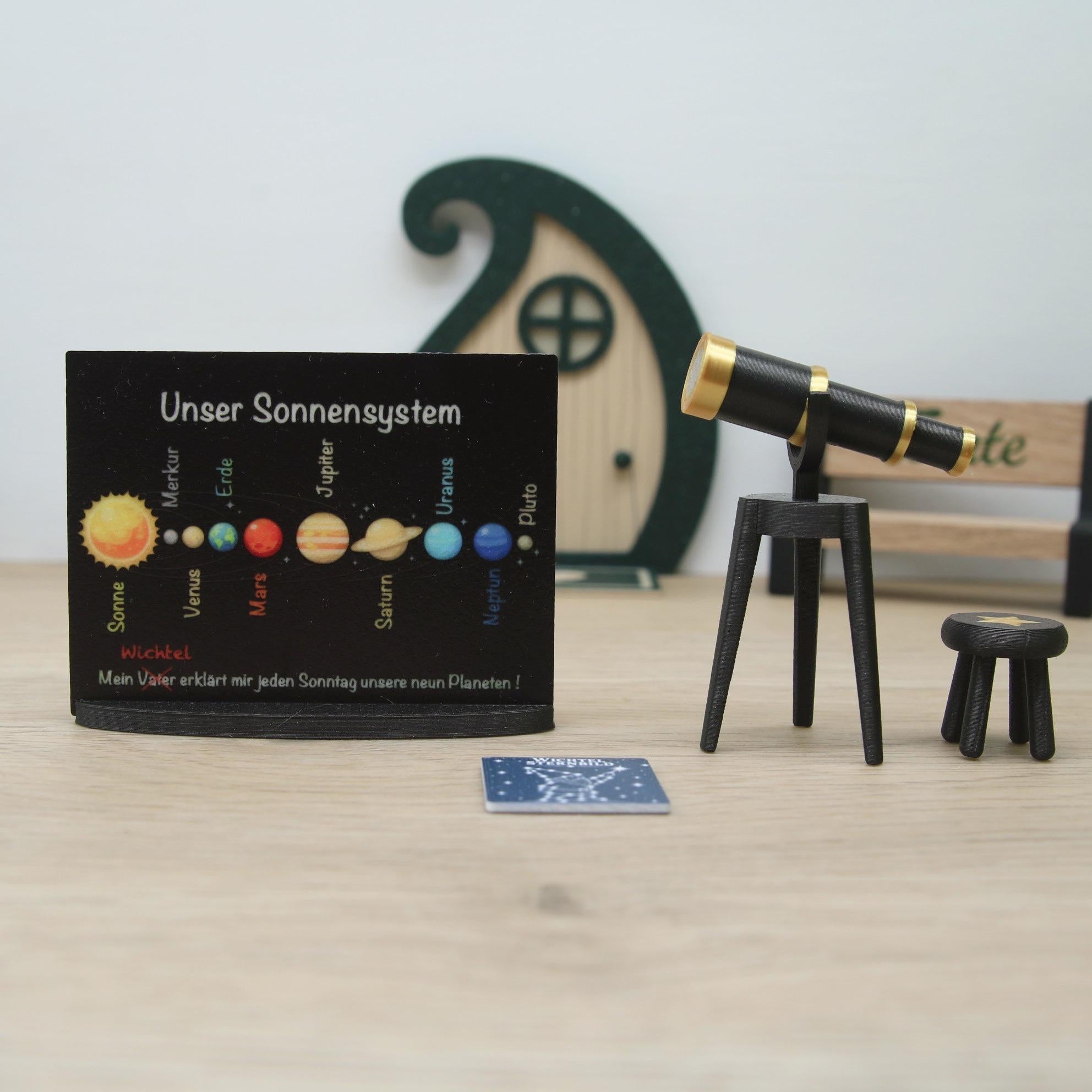 Wichtel Astronomie Set mit Teleskop | Sternengucker Wichtelzubehör | Sternbildkarte, Sonnensystem & Mini Sternwarte