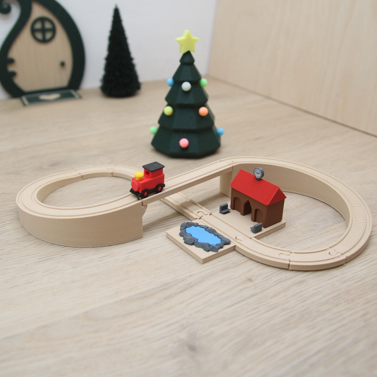 Wichtel Eisenbahn Set Acht mit Brücke & Bahnhof | Große Wichtelbahn | Wichtel Zubehör Weihnachten | Mini Eisenbahn Wichteltür